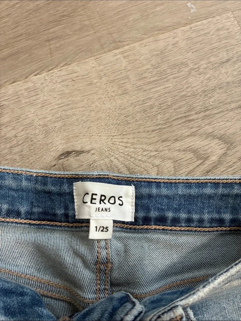 NWOT Ceros Cropped Raw Hem Light Blue Women's Jeans